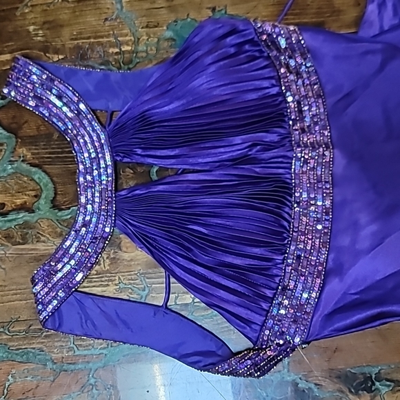 Dave & Johnny's by Laura Ryner Satin Purple Dress Bead & Sequin Formal Gown Prom - Picture 2 of 7